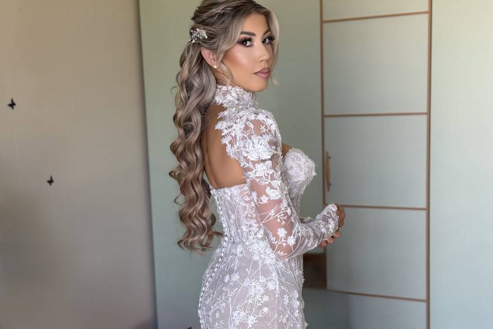 Mihaela MUA