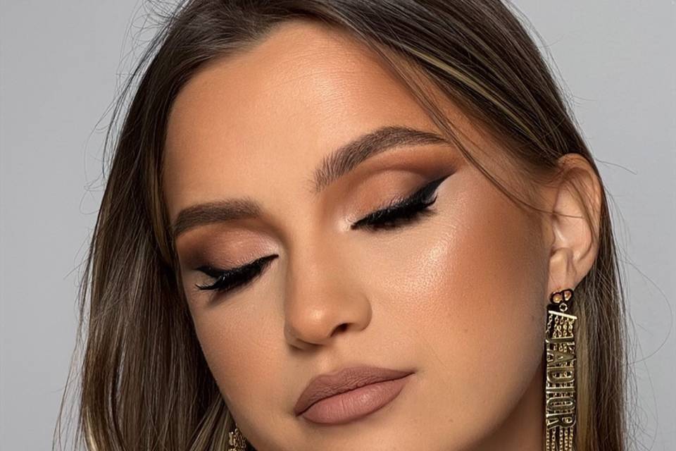 Mihaela MUA