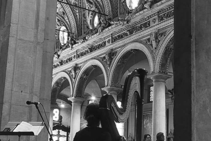Matrimonio religioso con archi