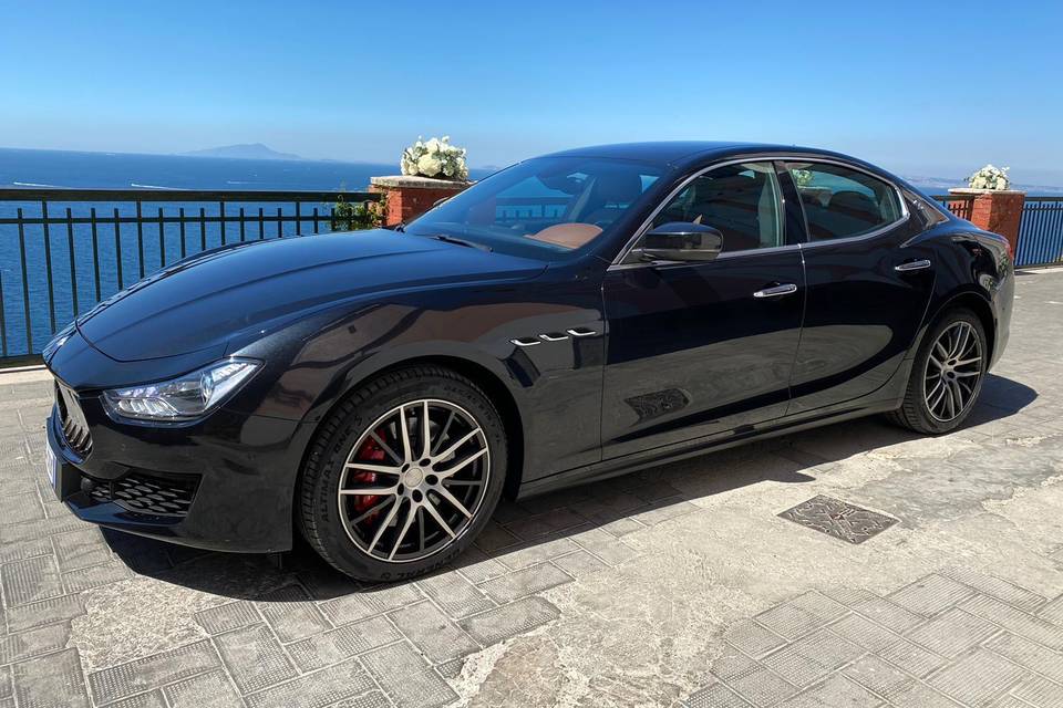 Maserati Ghibli blu