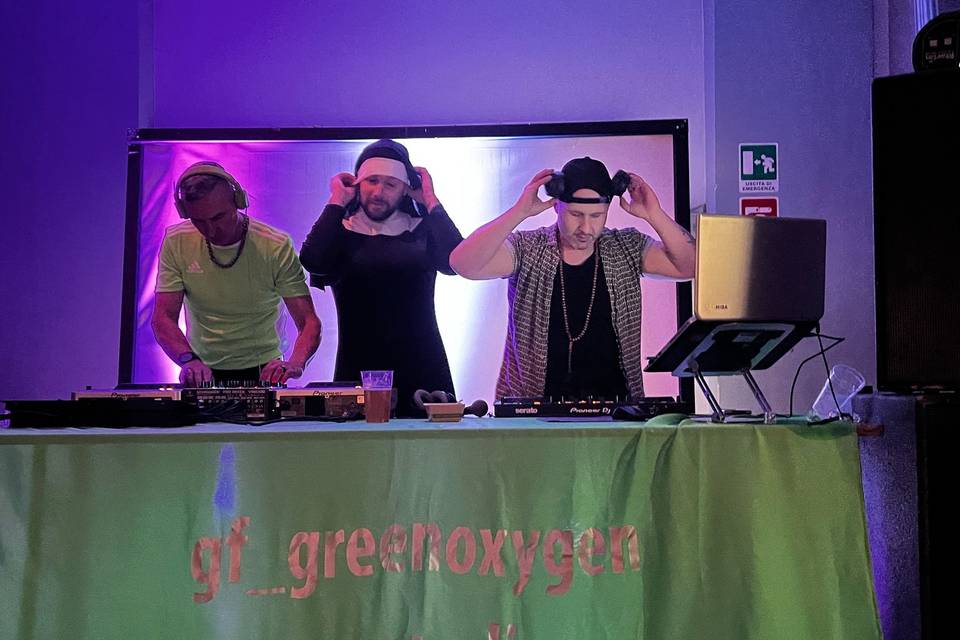 Wes DJ & Greenoxygen