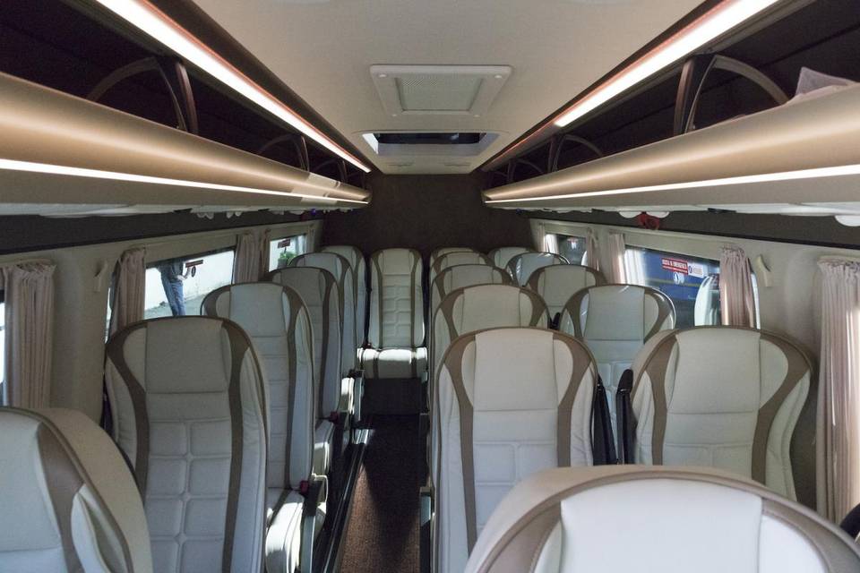 Interno minibus 20 posti