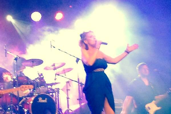 Esibizione con band