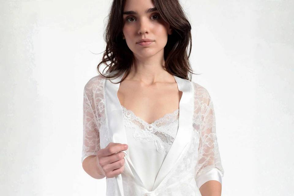 Sottoveste ricamata in raso