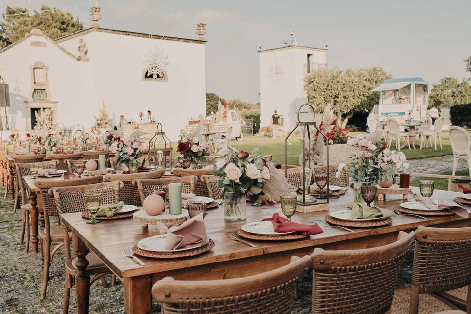 Cena fronte chiesa