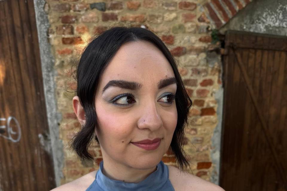 Make up invitata al matrimonio
