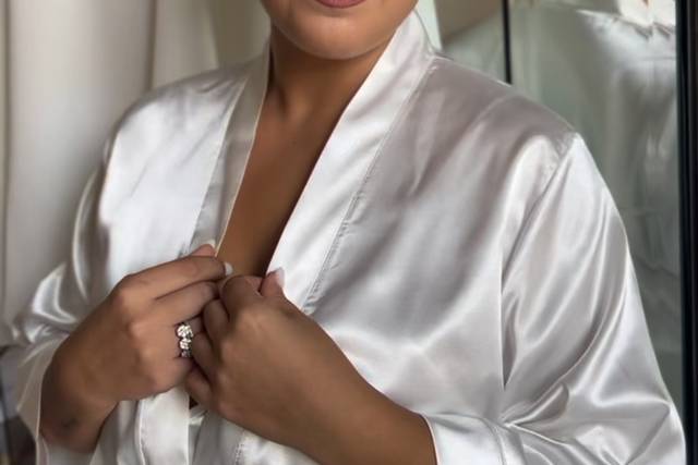 Makeup bride intense