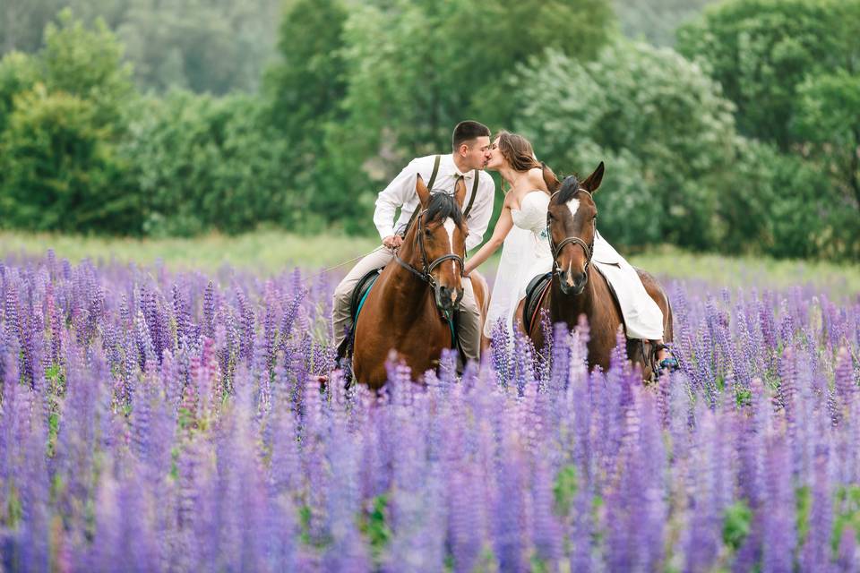 Sposi a cavallo