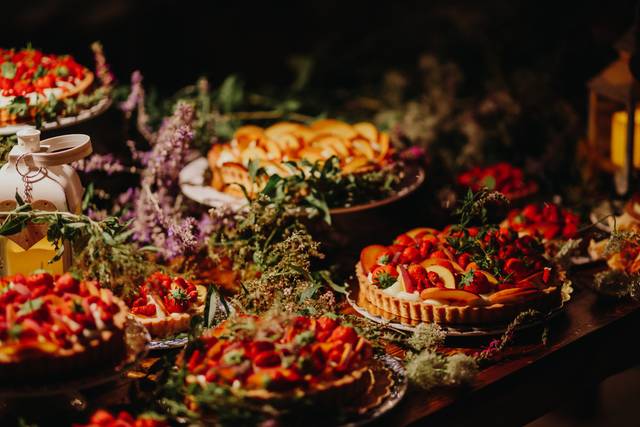 Torte e fiori selvatici