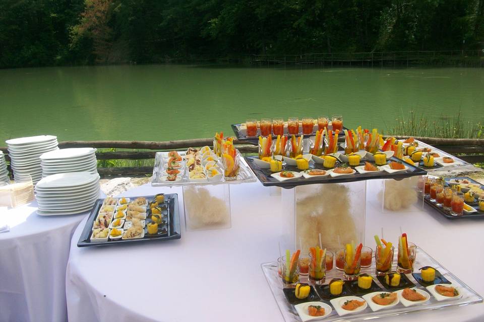 Buffet sul Lago