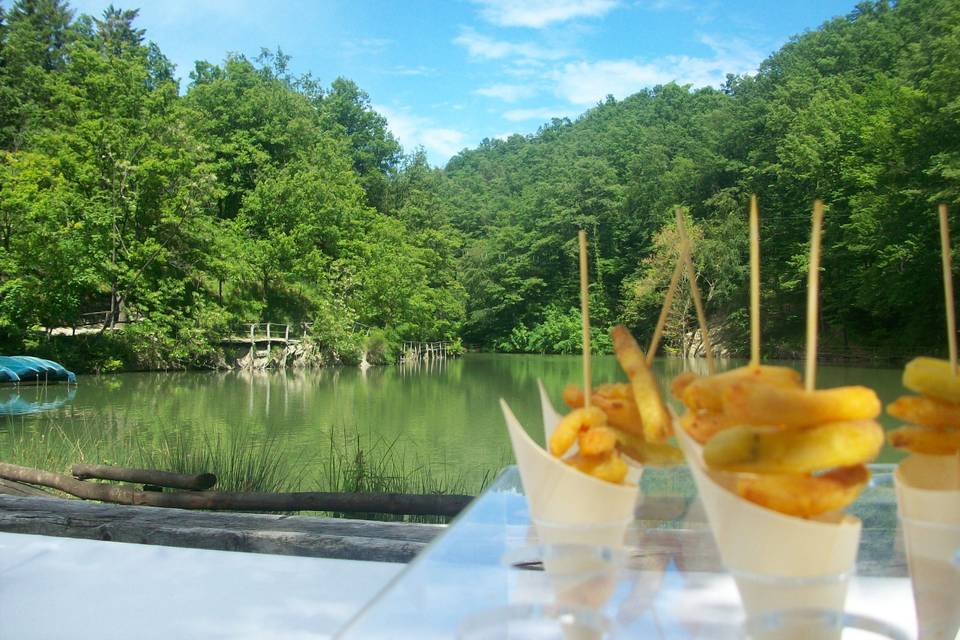 Buffet di Aperitivi sul Lago