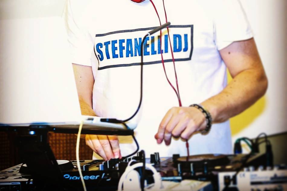 Stefanelli DJ
