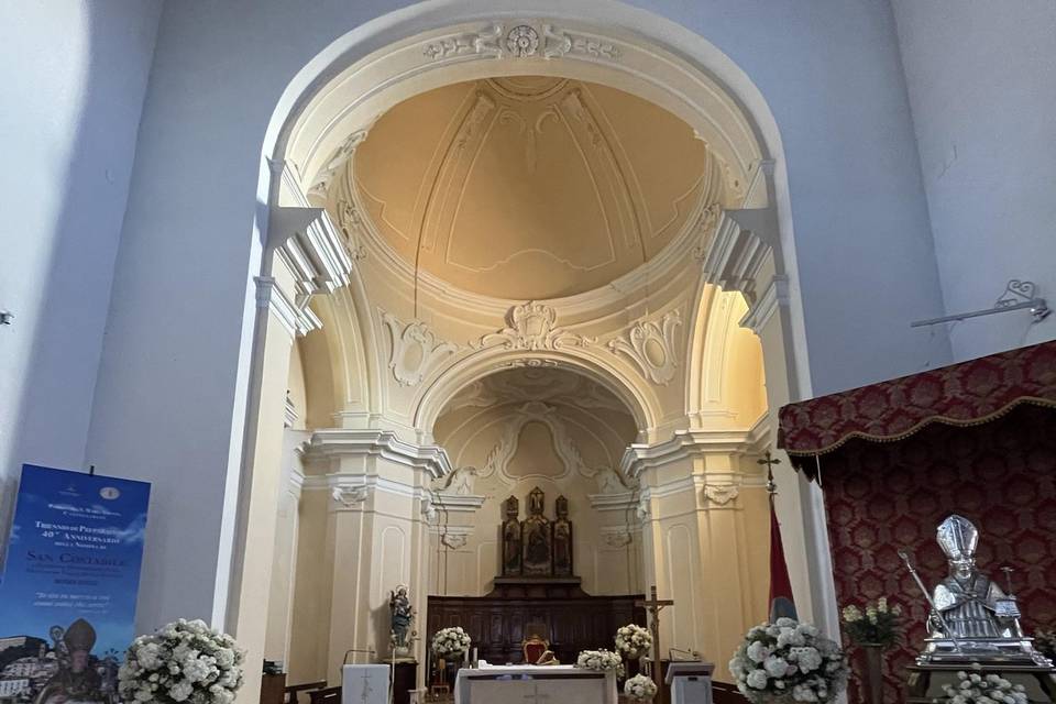 Interno chiesa Castellabate