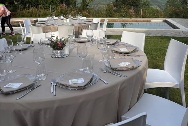 Allestimento bordo piscina