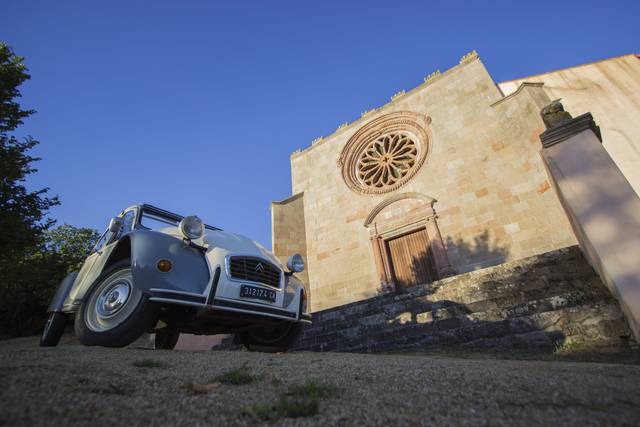 Deux Chevaux Wedding