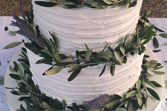 Oliv and lavanda wedding cake