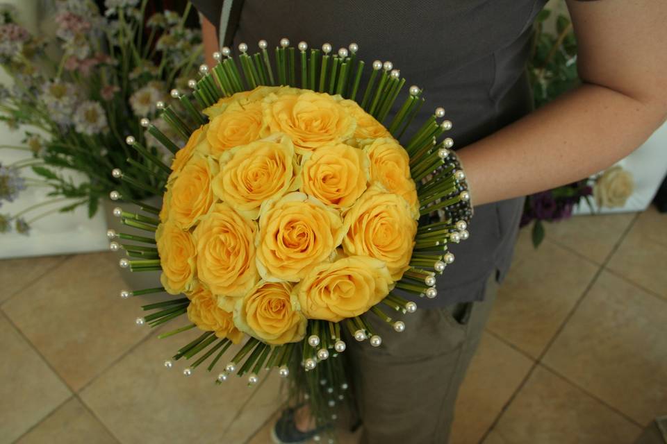 Bouquet  rose gialle doppie