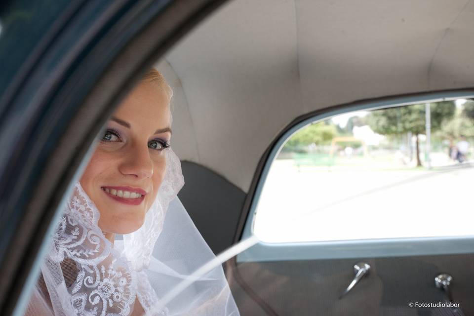 Sposa in auto