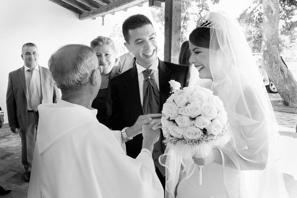 L'incontro fuori dalla chiesa