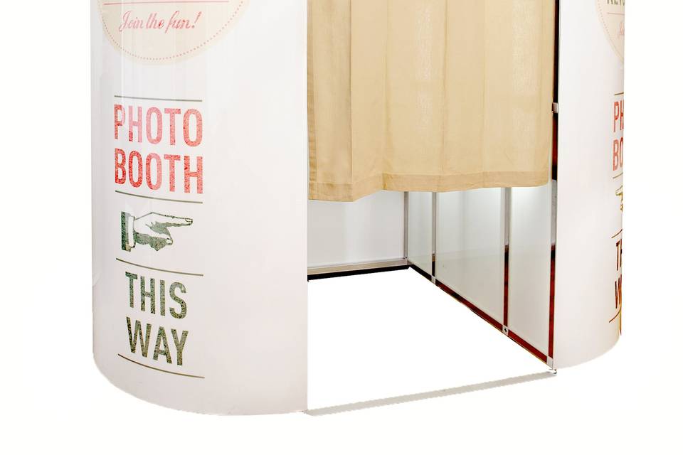 Mirror Me Booth