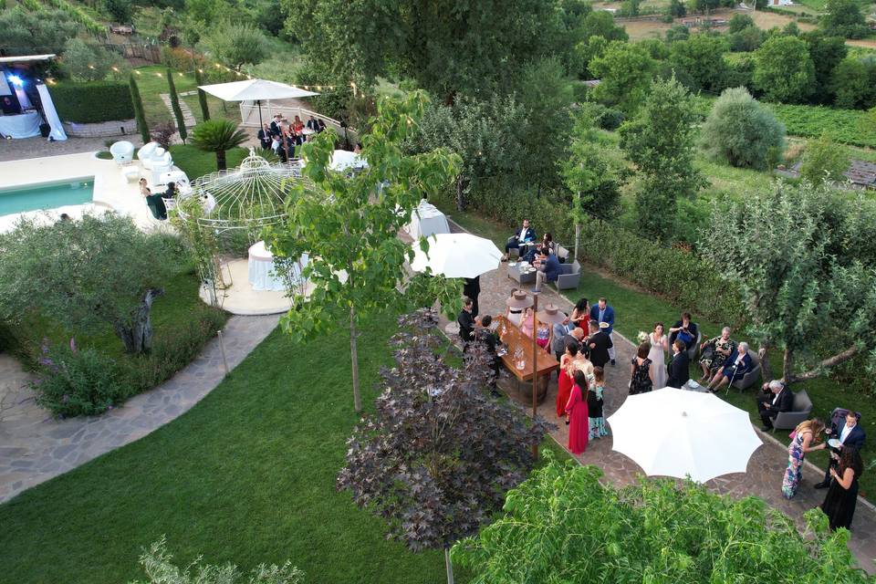 Aperitivo in giardino