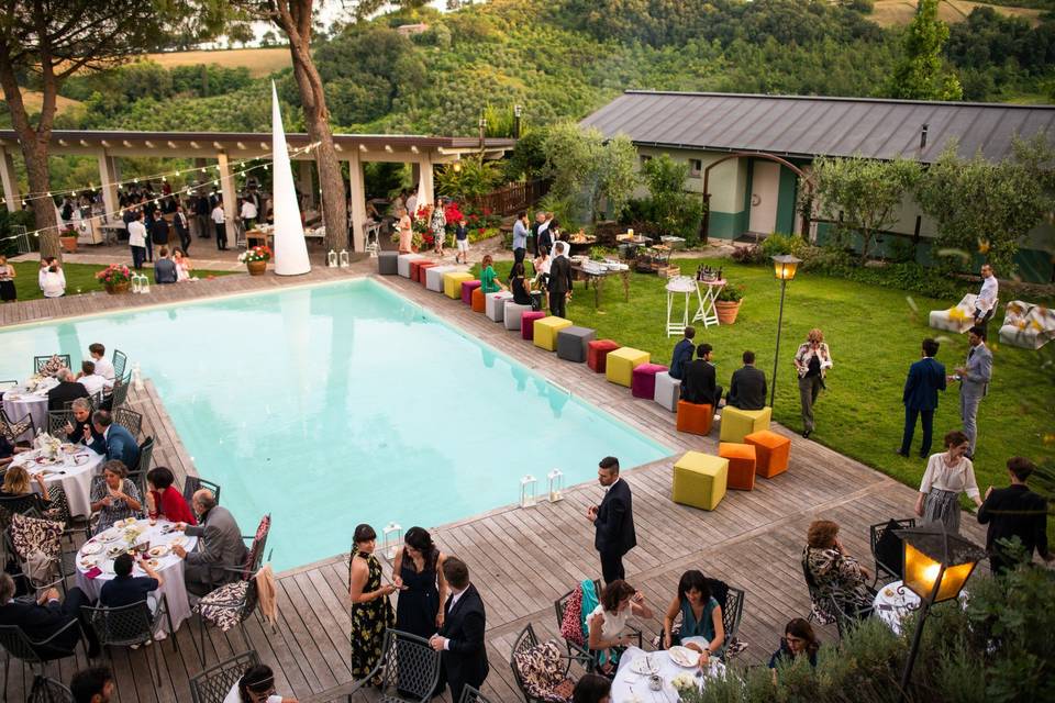 Aperitivo in piscina