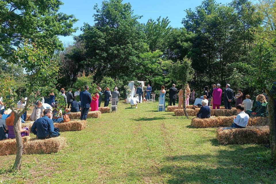 Rito civile nel frutteto