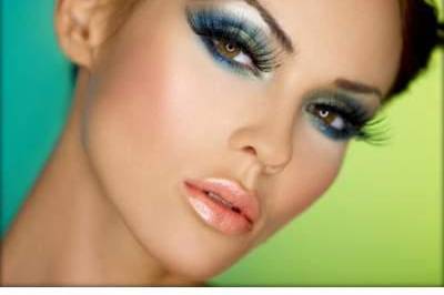 Trucco blu e verde