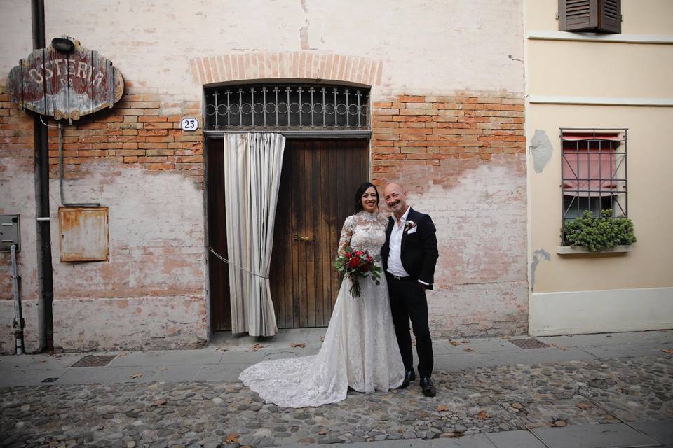 Matrimonio nella piazza di pae