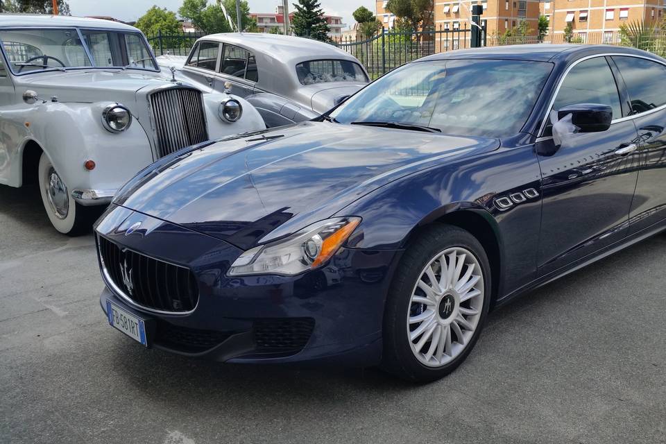 Maserati quattroporte q4 blu