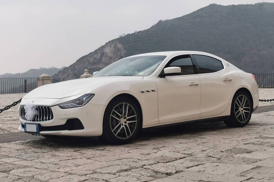 Maserati ghibli granlusso