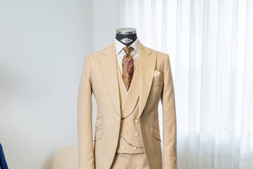 Abito beige completo
