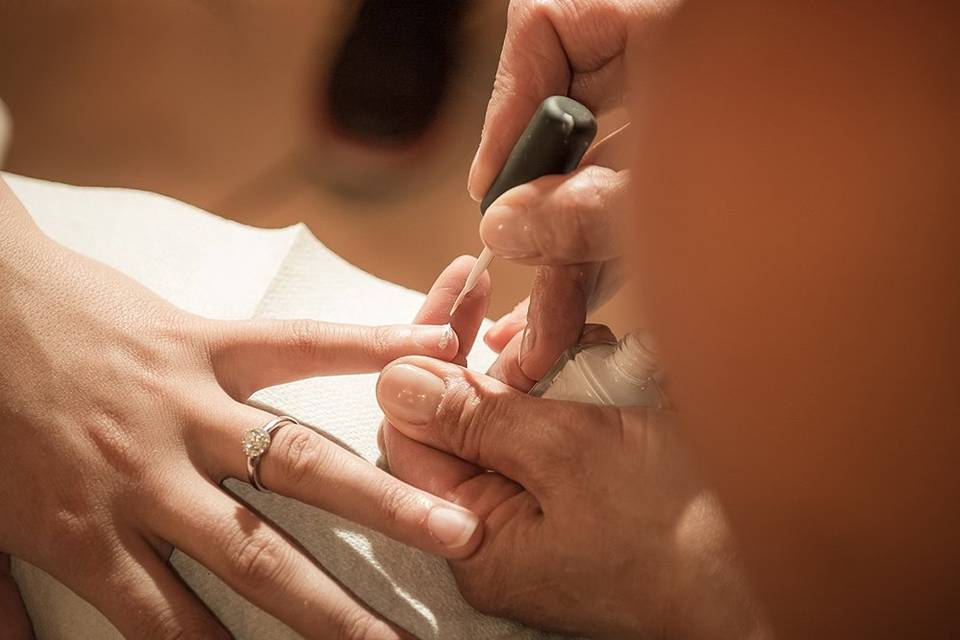 La sposa e la manicure