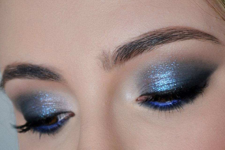 Smokey eyes blu