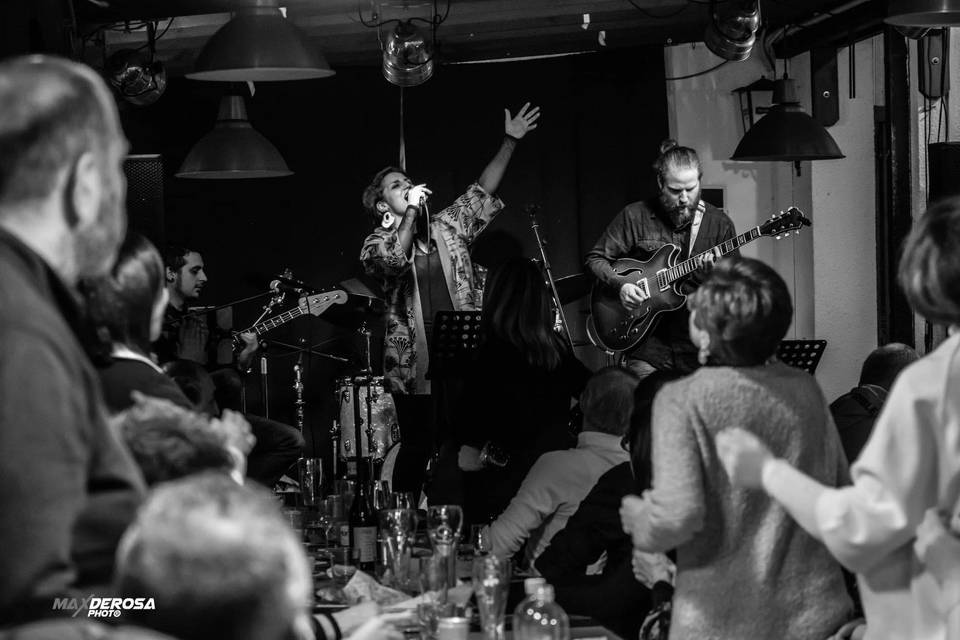 Decine di concerti alle spalle
