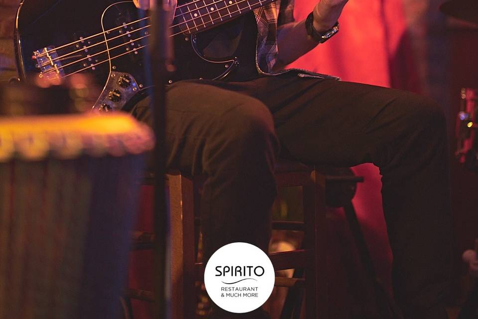 Andrea - Bassista