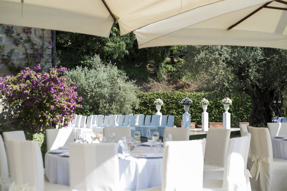 Matrimonio a bordo piscina