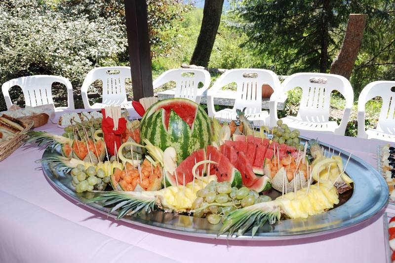 Buffet aperitivo con frutta