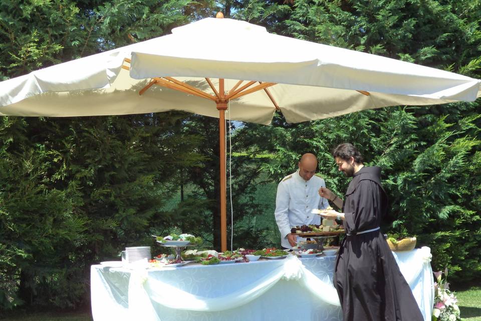 Buffet in piscina