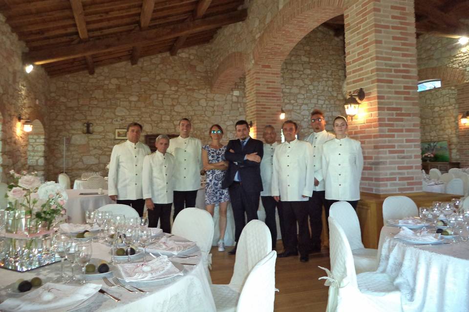 Chef elia grillotti con staff