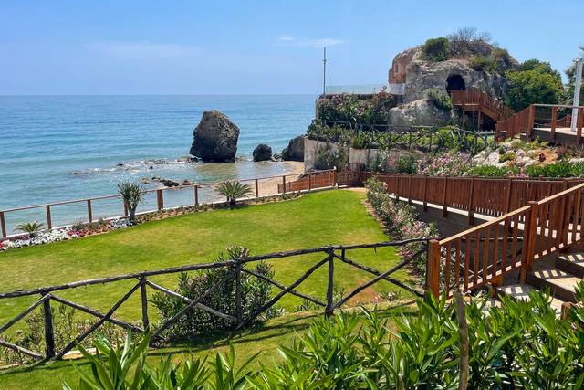 Kayra - Beach & gardens