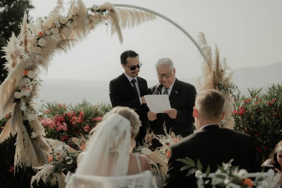 Guiding family speeches.