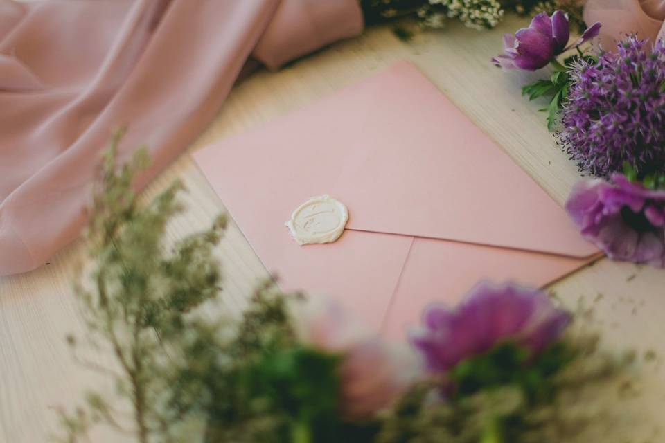 Flowers in a plexi