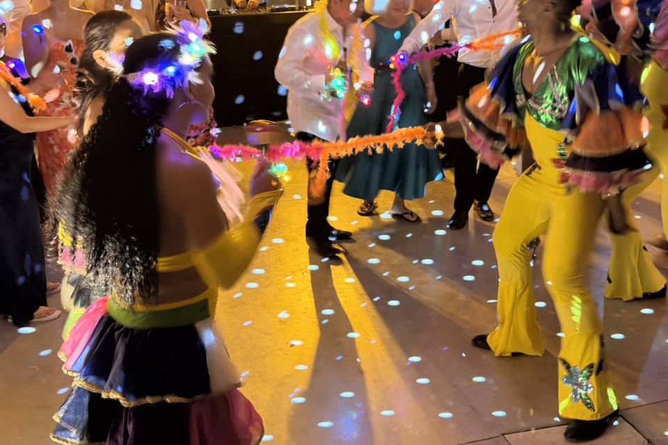 hora loca matrimonio italy