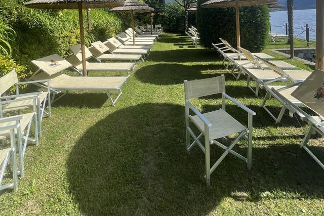 Explora Beach Loungers