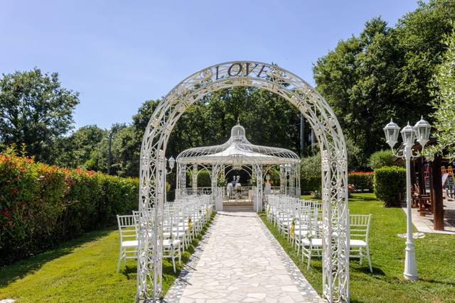 Arco_ingresso_ferro_bianco