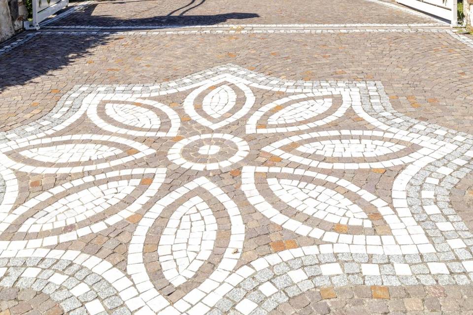 decorazione_pavimento_mosaico_ingresso