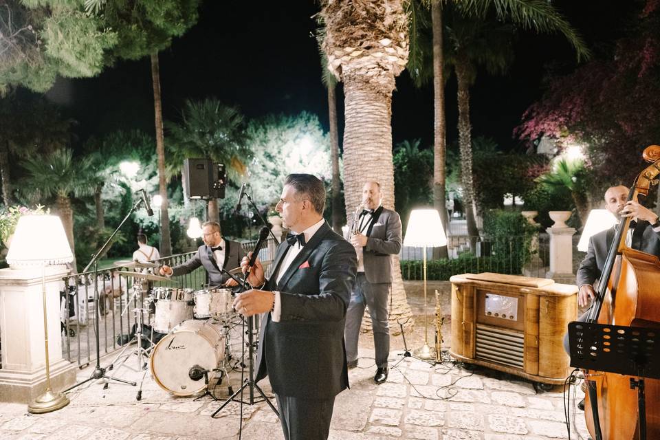 Gruppo_musicale_evento_esterno_notte