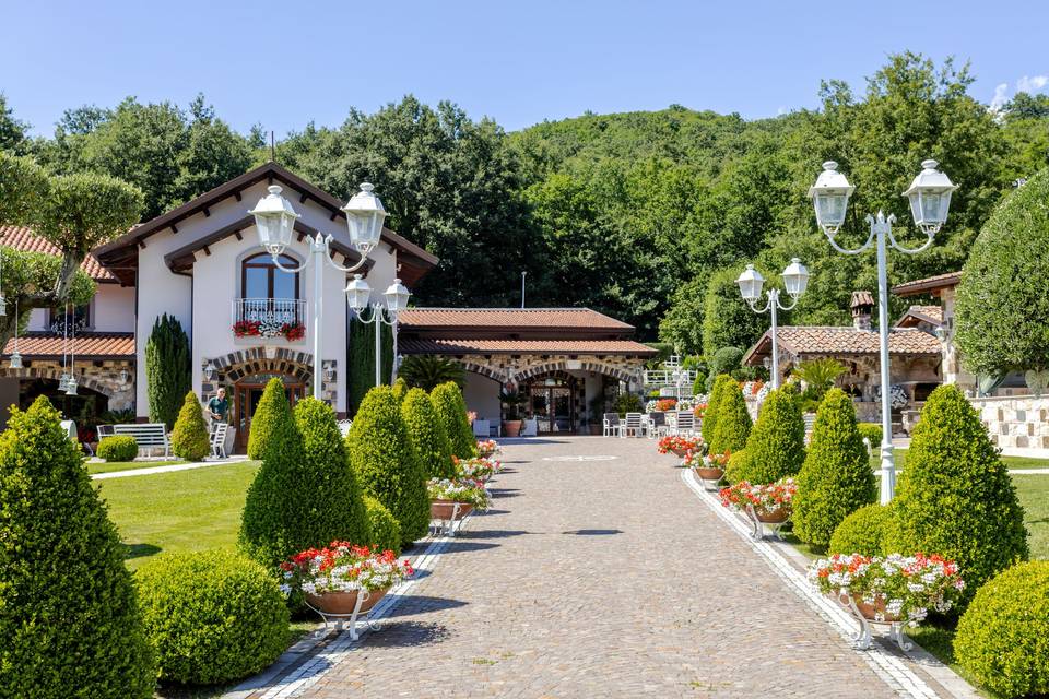 viale_ingresso_villa_paesaggio