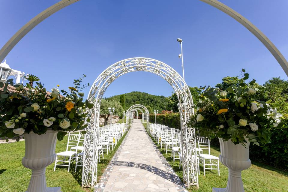 viale_pietra_archi_ferro_bianchi